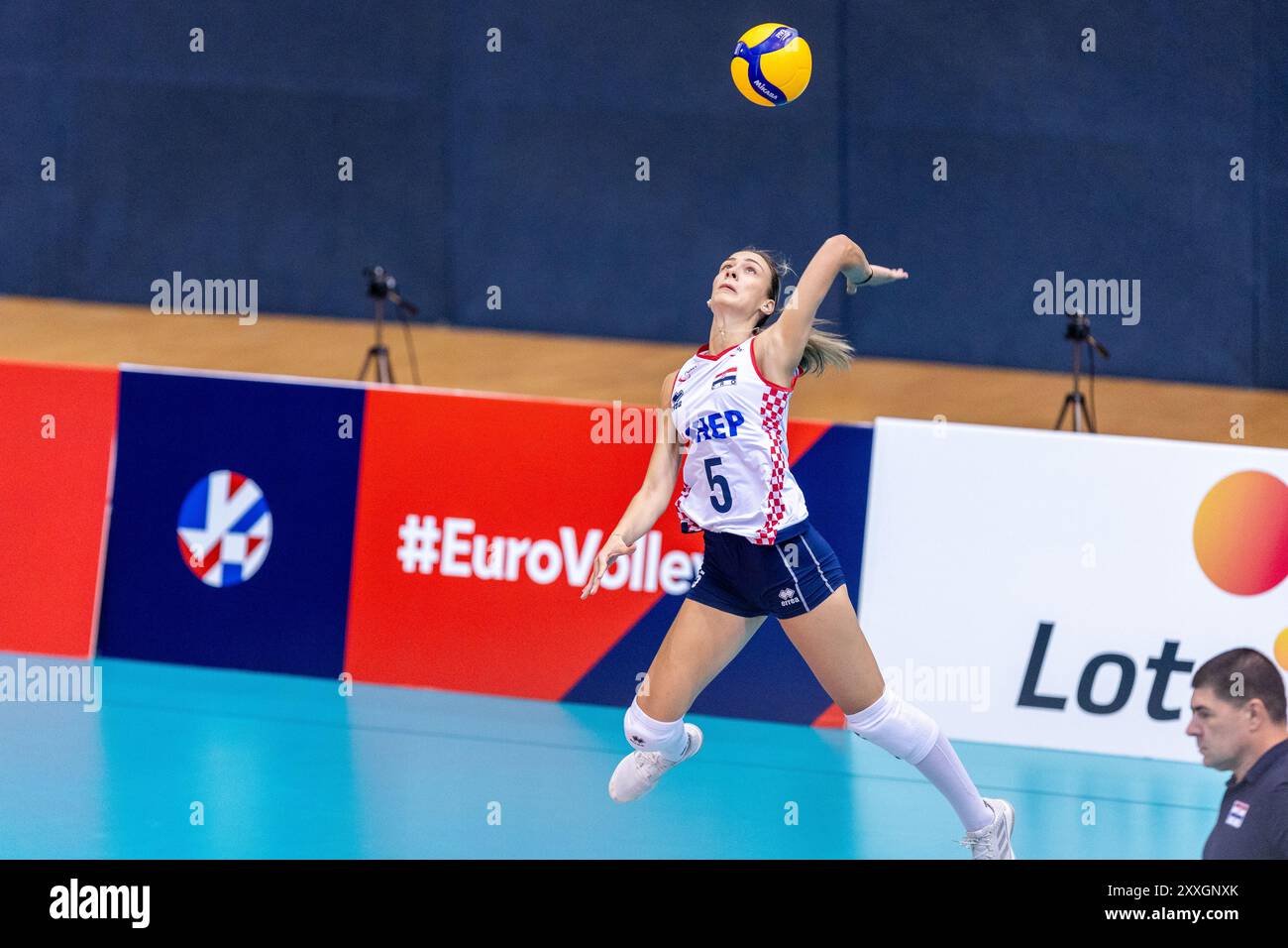 Osijek, Hrvatska. 24 agosto 2024. Andrea Mihaljevic, croato, partecipa al match di qualificazione al CEV EuroVolley 2026 femminile tra Croazia e Romania a Osijek, Croazia, il 24 agosto 2024. Foto: Borna Jaksic/PIXSELL credito: Pixsell/Alamy Live News Foto Stock