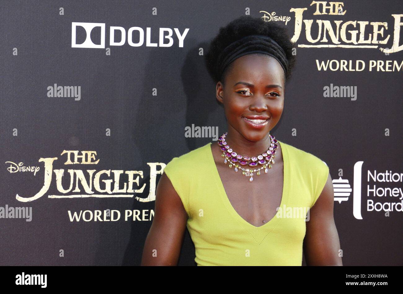 Lupita Nyong'o alla prima mondiale di "The Jungle Book" tenutasi all'El Capitan Theatre di Hollywood, USA il 4 aprile 2016 Foto Stock