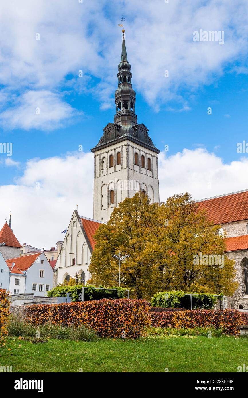 Europa orientale, Stati baltici, Estonia, Tallinn. Torre della chiesa di San Nicola, campanile. Foto Stock