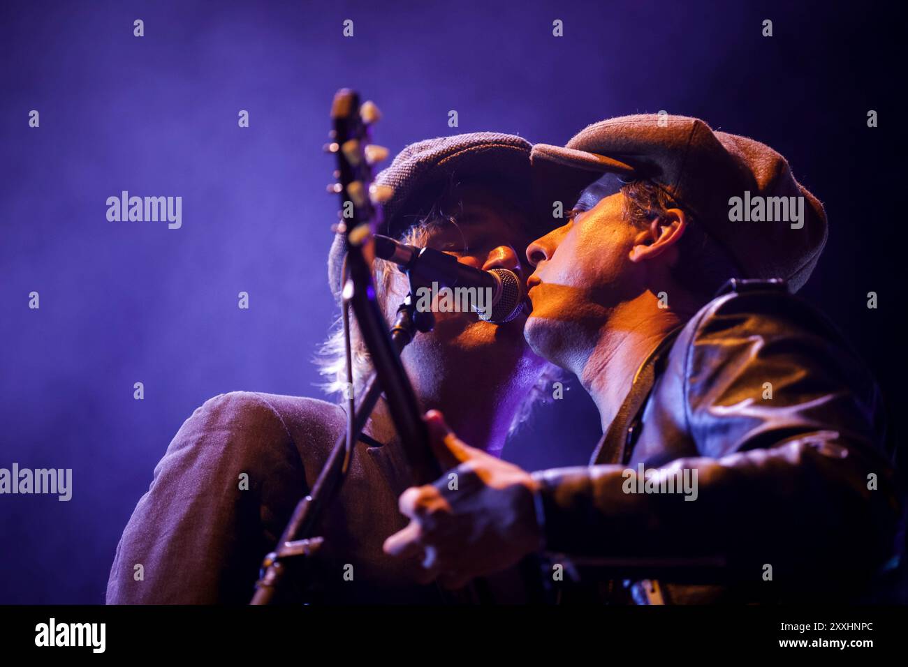 Porto, Portogallo. 24 agosto 2024. Pete Doherty e Carl Barât della rock band inglese The Libertines si esibiscono sul palco il quarto giorno del festival musicale Vilar de Mouros, che si tiene tra il 21 e il 24 agosto 2024 nel nord del Portogallo. Credito: SOPA Images Limited/Alamy Live News Foto Stock