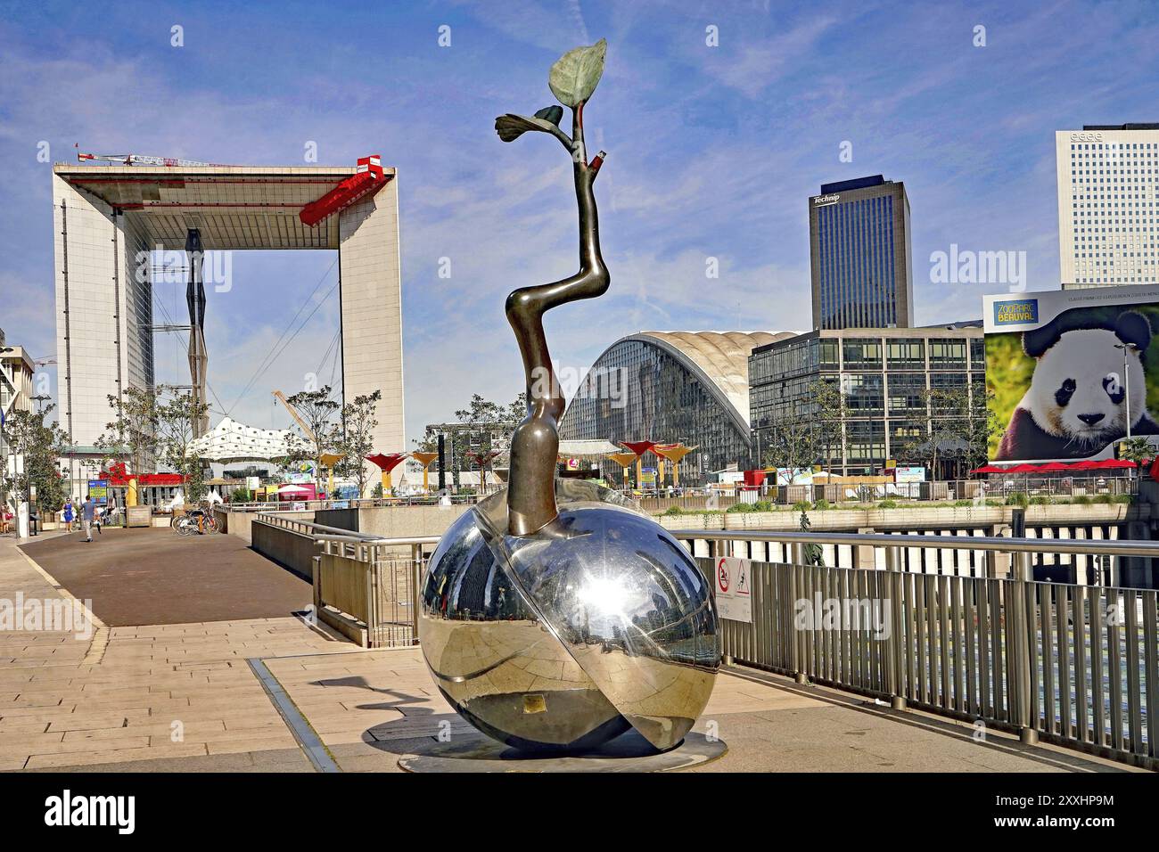 Point Growth, opera di Lim Dong-Lak, con la grande Arche Foto Stock