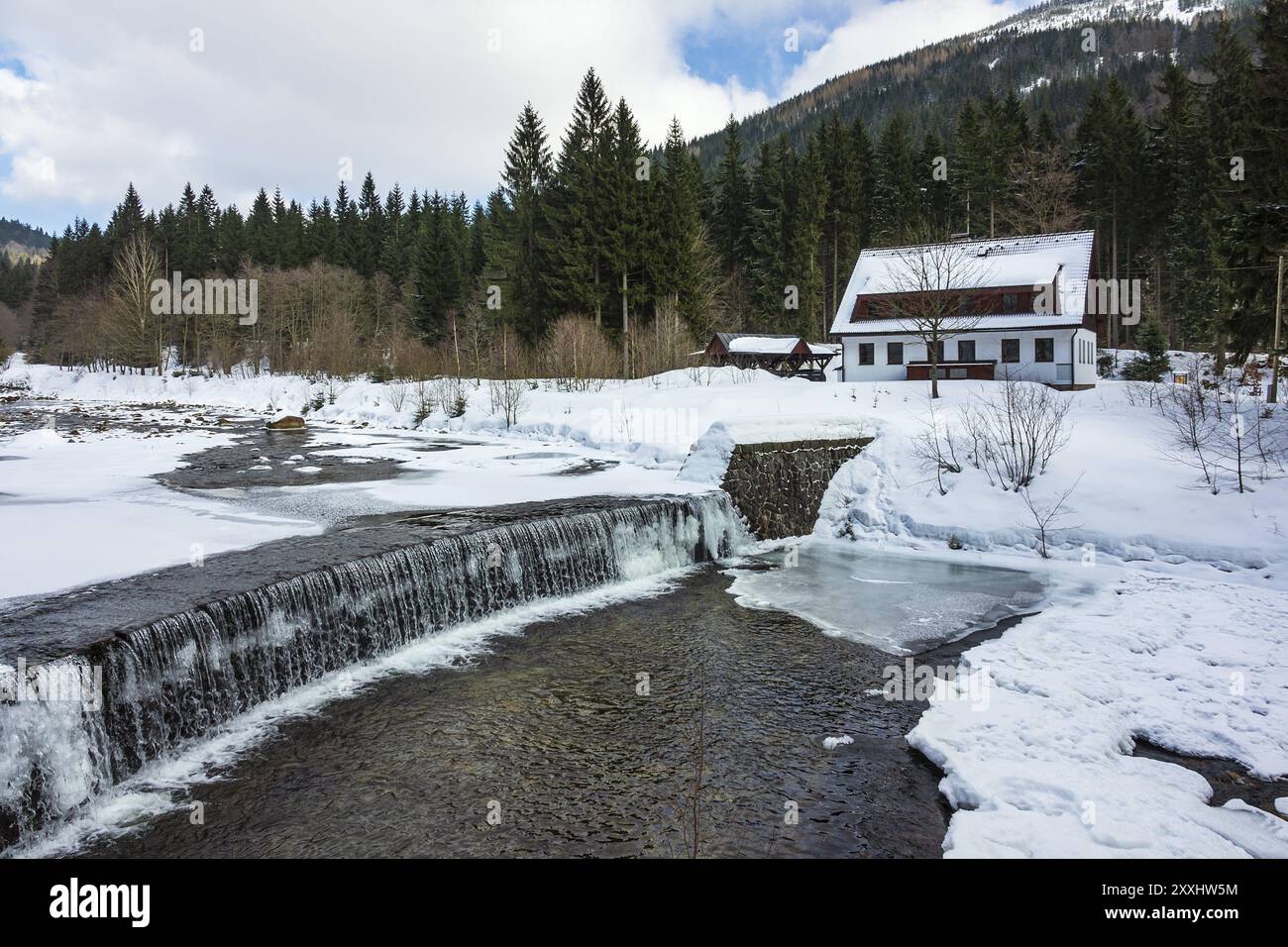 Inverno sulle montagne giganti vicino a Spindleruv Mlyn, Repubblica Ceca, Europa Foto Stock