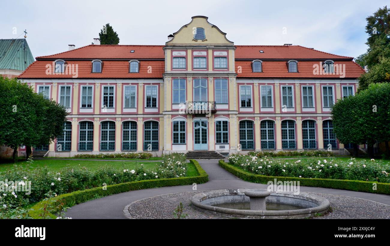 DANZICA, Danzica, POLONIA - 09 agosto 2024: Palazzo dell'Abbazia nel Parco oliva, costruito in stile rococò nel 1754-1756 Foto Stock
