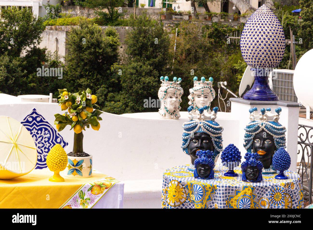 Colorate ceramiche italiane Positano Italia Foto Stock