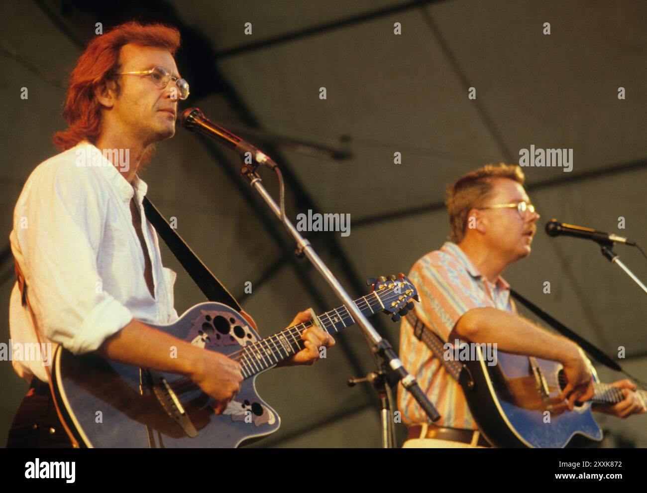 Björn AFZELIUS cantautore svedese e chitarrista. Al palco con l'amico Mikael Wiehe. Dopo la sua morte fu istituita la fondazione culturale internazionale Björn Afzelius. E ha sponsorizzato un premio noto come Freemuse Award. Tiken Jah Fakoly, Pete seeger, Mahsa Vahdat, Ferhat Tunc sono tra gli altri i vincitori del premio nel corso degli anni Foto Stock