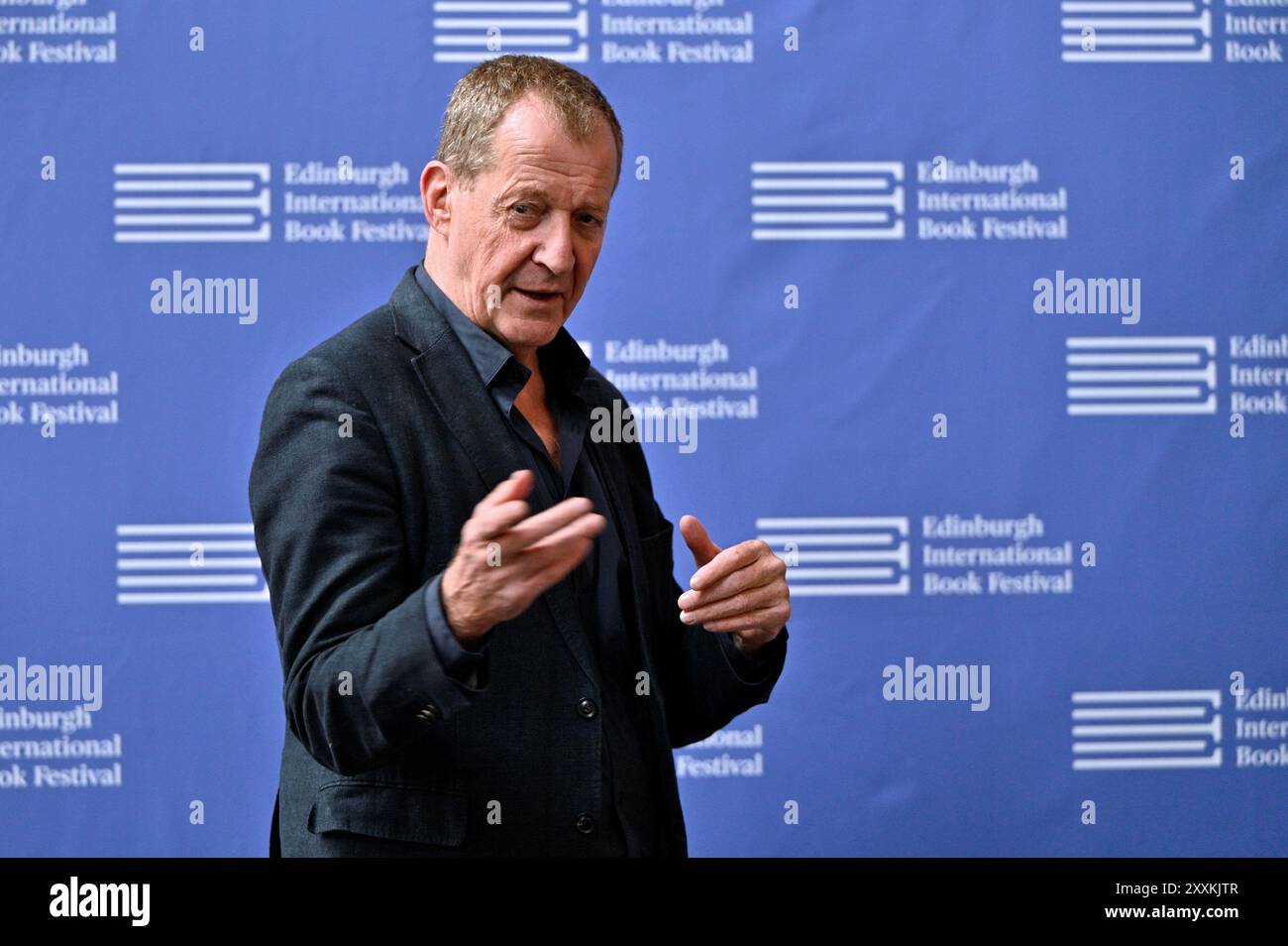 Edimburgo, Scozia, Regno Unito. 25 agosto 2024. Festival Internazionale del libro di Edimburgo: Alastair Campbell, giornalista, autore, stratega e emittente televisiva, al photocall ufficiale. Crediti: Craig Brown/Alamy Live News Foto Stock