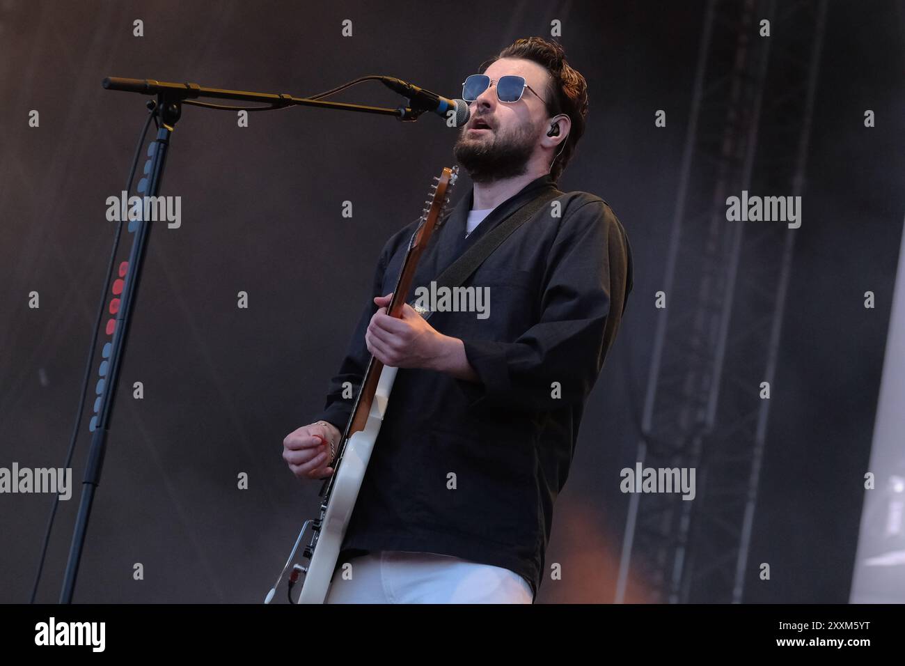 Southsea, Regno Unito. 24 agosto 2024. Liam Ryan James Fray, cantante e chitarrista della band britannica Courteeners che si esibisce dal vivo sul palco del Victorious Festival. (Foto di Dawn Fletcher-Park/SOPA Images/Sipa USA) credito: SIPA USA/Alamy Live News Foto Stock