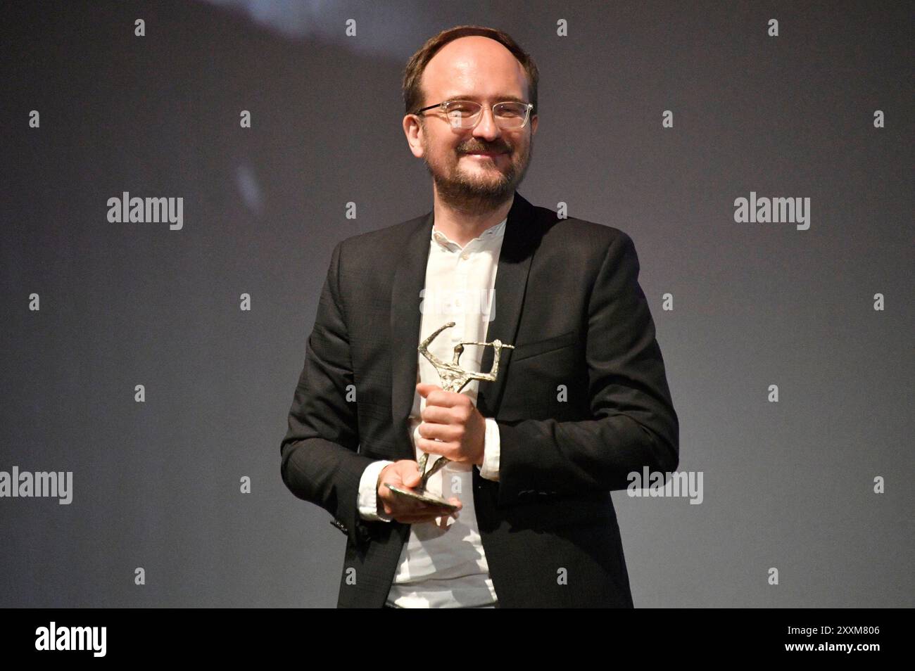 Radek Wegrzyn bei der 66. Verleihung vom Ernst-Lubitsch-Preis 2024 im Zoo Palast. Berlino, 25.08.2024 *** Radek Wegrzyn alla cerimonia di premiazione 66 del Premio Ernst Lubitsch 2024 allo Zoo Palast di Berlino, 25 08 2024 foto:Xn.xKubelkax/xFuturexImagex lubitsch_preis2024_0060 Foto Stock