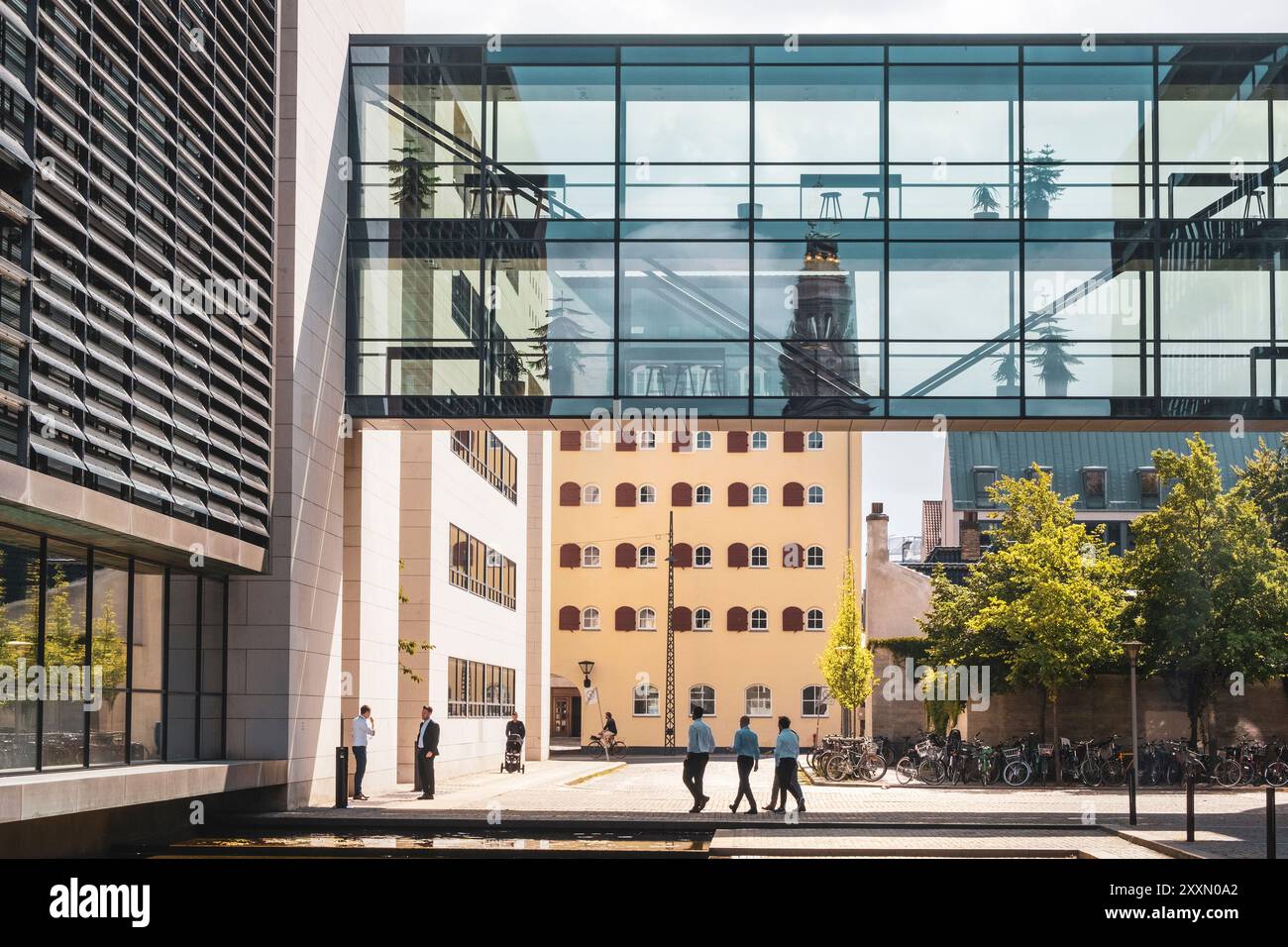 Architettura antica e moderna nel centro di Copenaghen, Danimarca Foto Stock