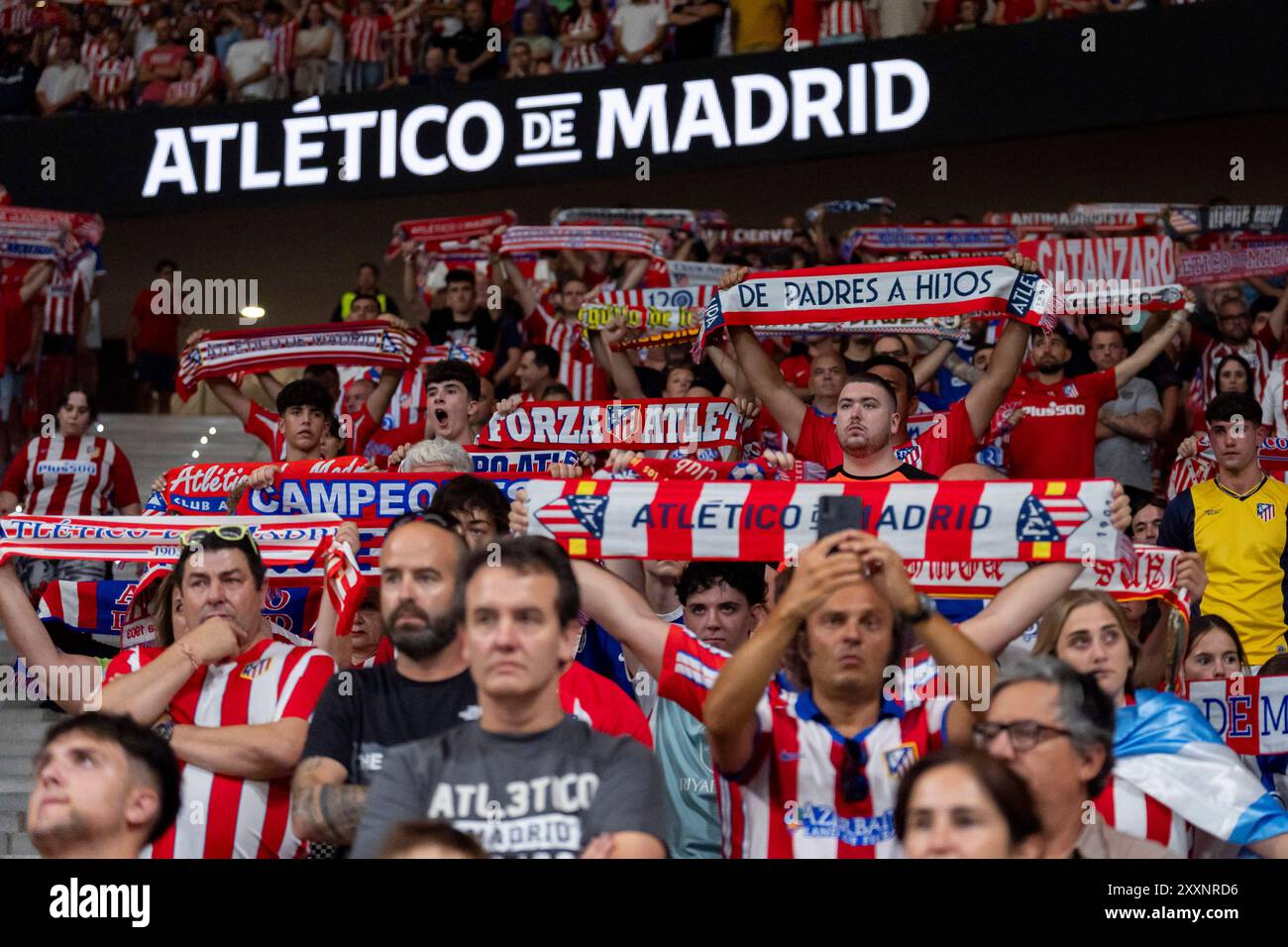 Madrid, Madrid, Spagna. 25 agosto 2024. I tifosi dell'Atletico Madrid si sono visti durante la partita di calcio della Liga EA Sports 2024/25 tra Atletico Madrid e Girona FC all'Estadio Civitas Metropolitano il 25 agosto 2024 a Madrid, Spagna. (Credit Image: © Alberto Gardin/ZUMA Press Wire) SOLO PER USO EDITORIALE! Non per USO commerciale! Crediti: ZUMA Press, Inc./Alamy Live News Foto Stock