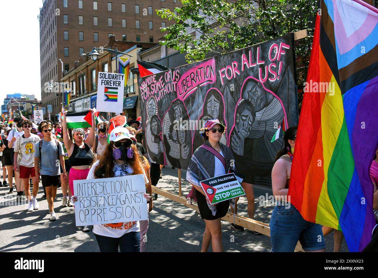 Ottawa, Canada - 25 agosto 2024: Capital Pride ha rilasciato una dichiarazione di solidarietà con il popolo palestinese prima dell'annuale Pride Parade che ha portato alcuni altri gruppi a decidere di astenersi dalla Parata, per paura che ciò significasse che alcuni partecipanti ebrei non si sarebbero sentiti i benvenuti. Foto Stock