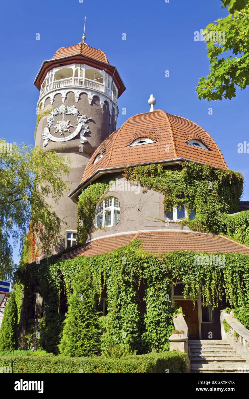 Vecchia torre dell'acqua tedesca, simbolo della città di Svetlogorsk (fino al 1946 Rauschen). Kaliningrad Oblast, Russia, Europa Foto Stock