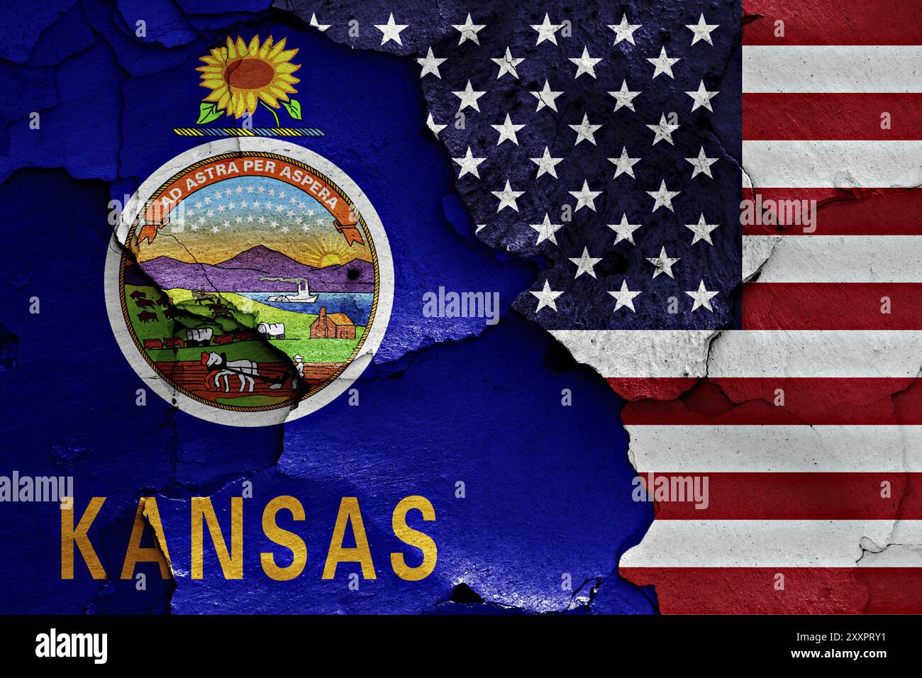 Bandiere del Kansas e degli Stati Uniti dipinte su un muro incrinato Foto Stock