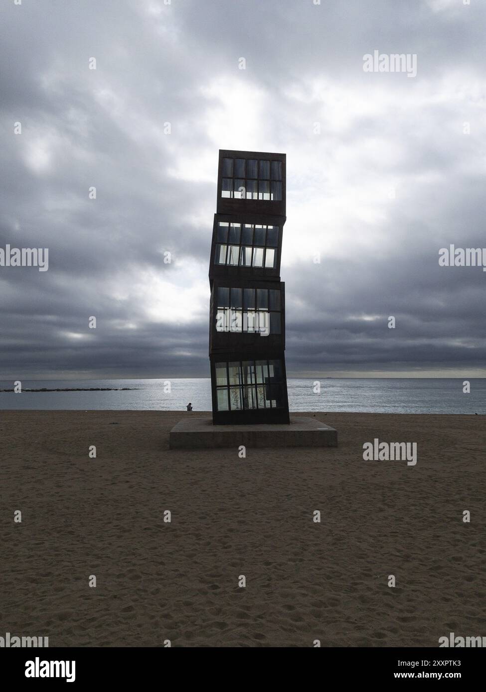 Le opere d'arte di Rebecca Horn, l'Estel Ferit, la stella ferita sulla spiaggia di Barcellona, Spagna, Europa Foto Stock