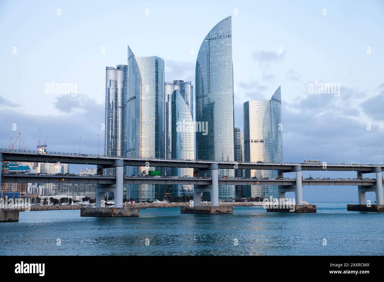Paesaggio urbano del distretto di Haeundae della città di Busan, Corea del Sud Foto Stock Paesaggio urbano del distretto di Haeundae della città di Busan, Corea del Sud Foto Stock