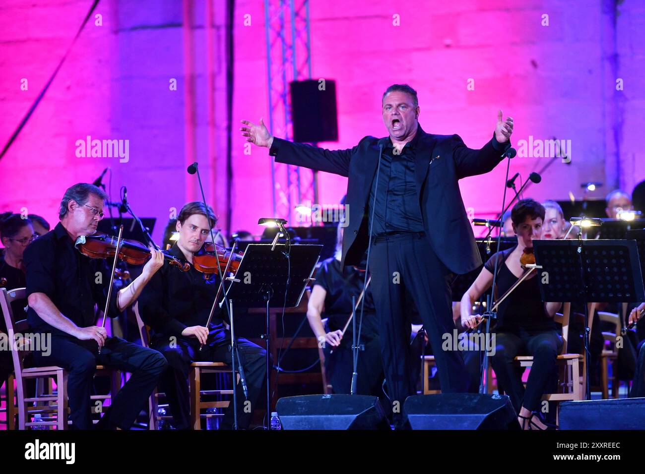 Croazia, Dubrovnik, 250824. Il gala dell'Opera di fronte alla Cattedrale ha chiuso i 75 Giochi estivi di Dubrovnik. Il soprano bulgaro Sonya Yoncheva, tenore maltese Joseph Calleja, ante Jerkunica si esibì sotto la direzione di Ivan Repusic. Nella foto: Joseph Calleja. Foto: Bozo Radic / CROPIX Dubrovnik Croazia Copyright: XxBozoxRadicx opera gala23-250824 Foto Stock