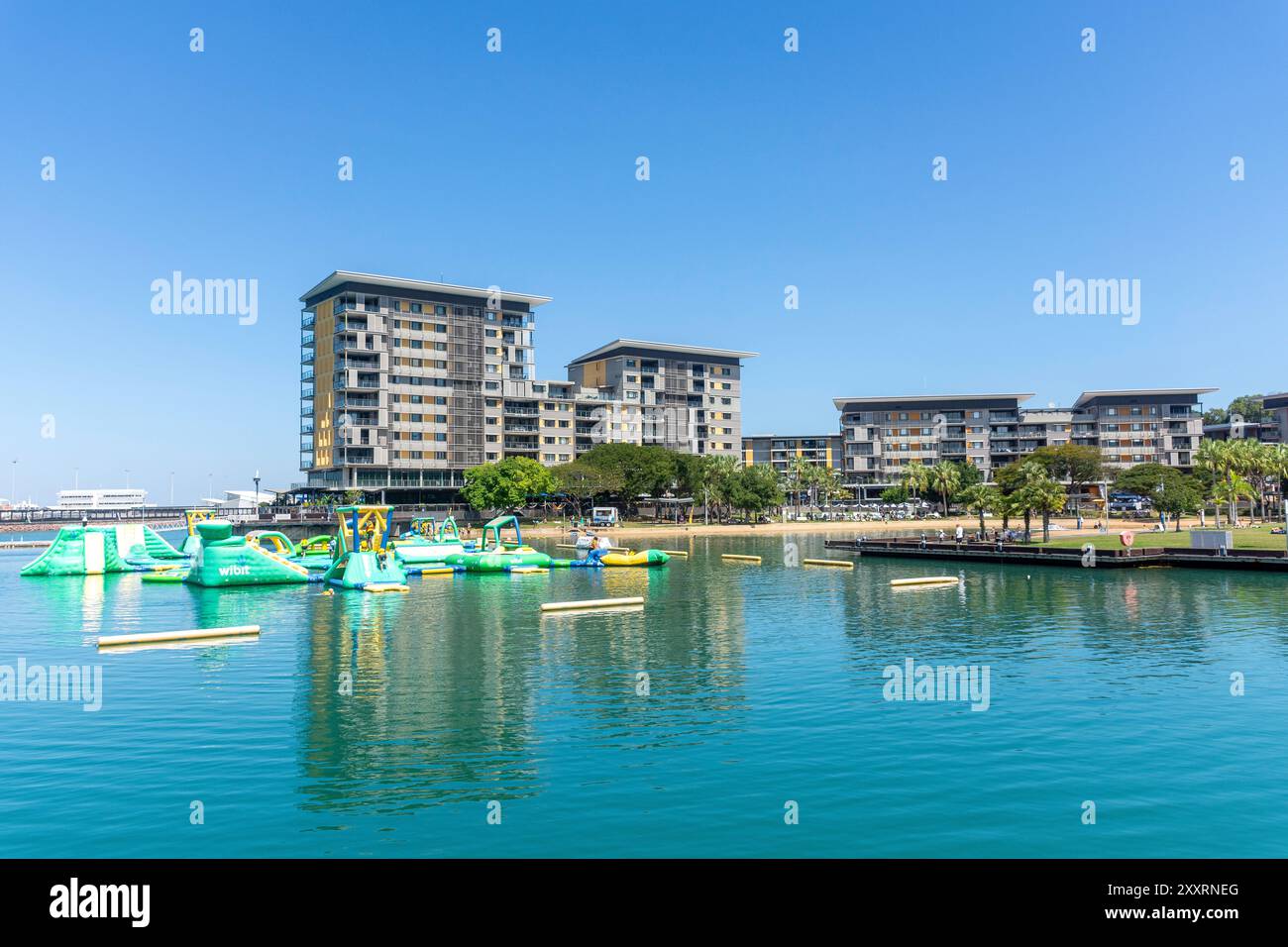 Aqua Park and Recreation Lagoon dal Convention Centre, Darwin Waterfront Precinct, City of Darwin, Northern Territory, Australia Foto Stock