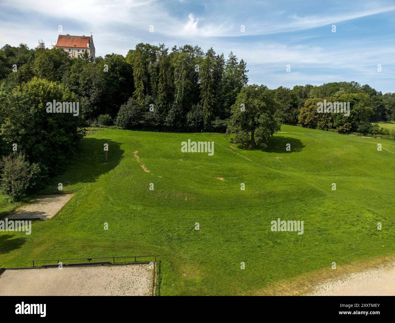 26.08.2024, Mindelheim, Schwabenwiese, am Petanque-Platz unter der Mindelburg ist ein Bike-Park geplant. 26.08.2024, Mindelheim Mindelburg 26.08.2024, Mindelheim Mindelburg *** 26 08 2024, Mindelheim, Schwabenwiese, presso la corte petanque sotto il castello di Mindelburg 26 08 2024, Mindelheim Mindelburg 26 08 2024, Mindelheim Mindelburg Foto Stock