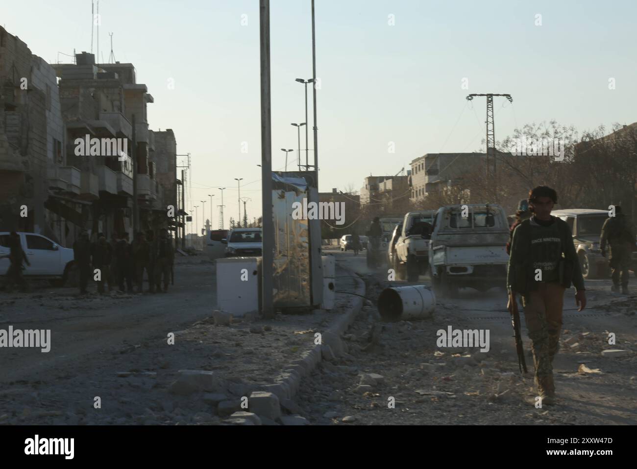 Le forze turche e l'Esercito siriano libero (FSA) ora hanno il controllo dell'intera città di al-Bab. Le forze turche e la FSA furono in grado di conquistare la città, nonostante la feroce resistenza dei restanti combattenti dello Stato Islamico in città, per mezzo di intensi attacchi aerei e fuoco pesante di artiglieria Foto Stock