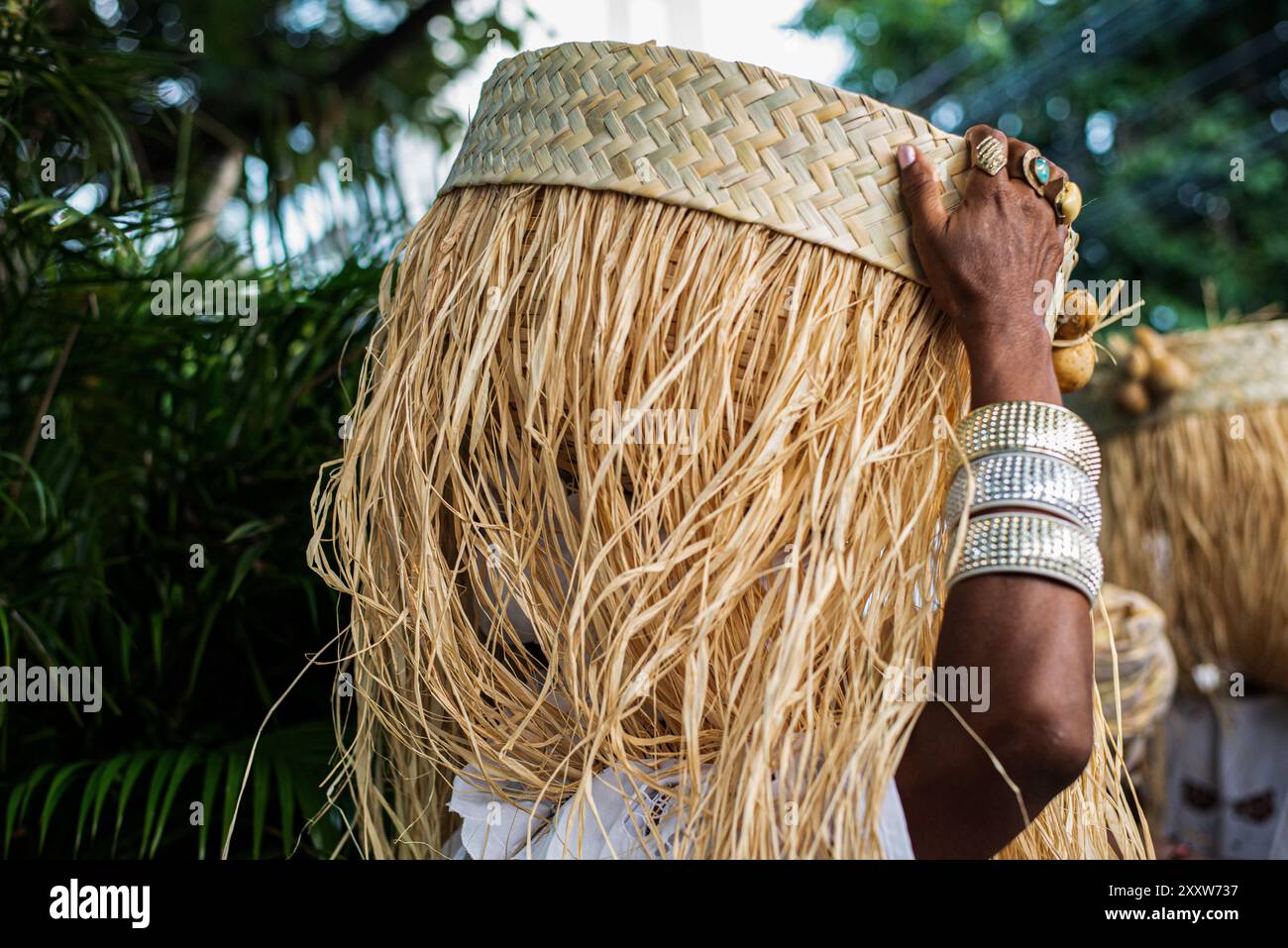 Salvador, Bahia, Brasile - 16 agosto 2019: I seguaci di Candomble sono visti rendere omaggio durante il giorno di Sao Roque. Città di Salvador, Bahia. Foto Stock