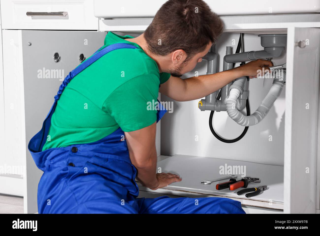 Sistema di tubazioni per idraulici professionale a casa Foto Stock