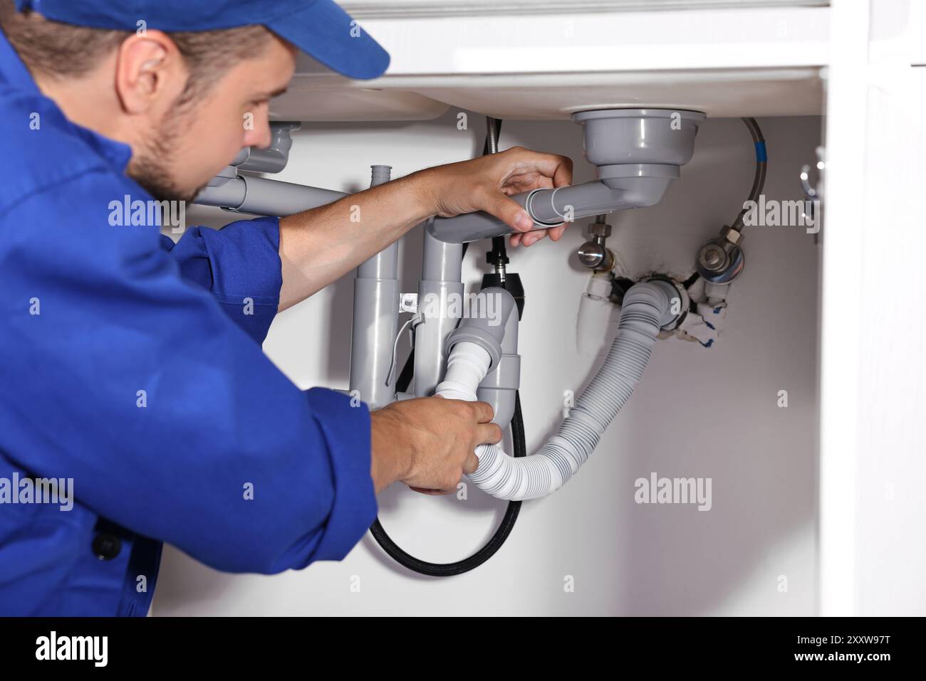 Sistema di tubazioni per idraulici professionale a casa Foto Stock