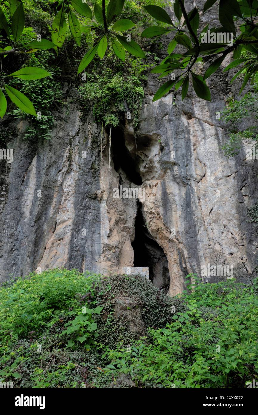 Ingresso alla grotta Kaysone Phomvihane, alle grotte Vieng Xai, Viengxay, Houaphanh, Laos Foto Stock