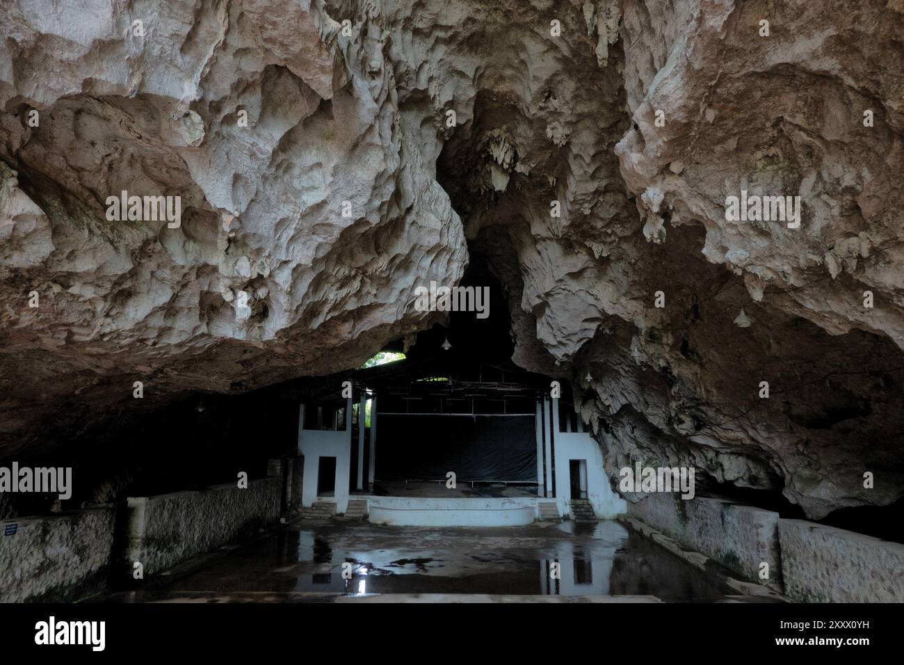 Interno delle grotte di Viengxay (Vieng Xai ), Viengxay, Houaphanh, Laos Foto Stock