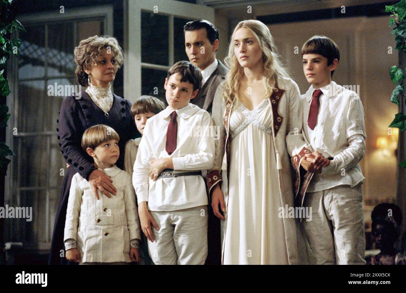FINDING NEVERLAND 2004 Miramax film con Johnny Depp e Kate Winslet Foto Stock
