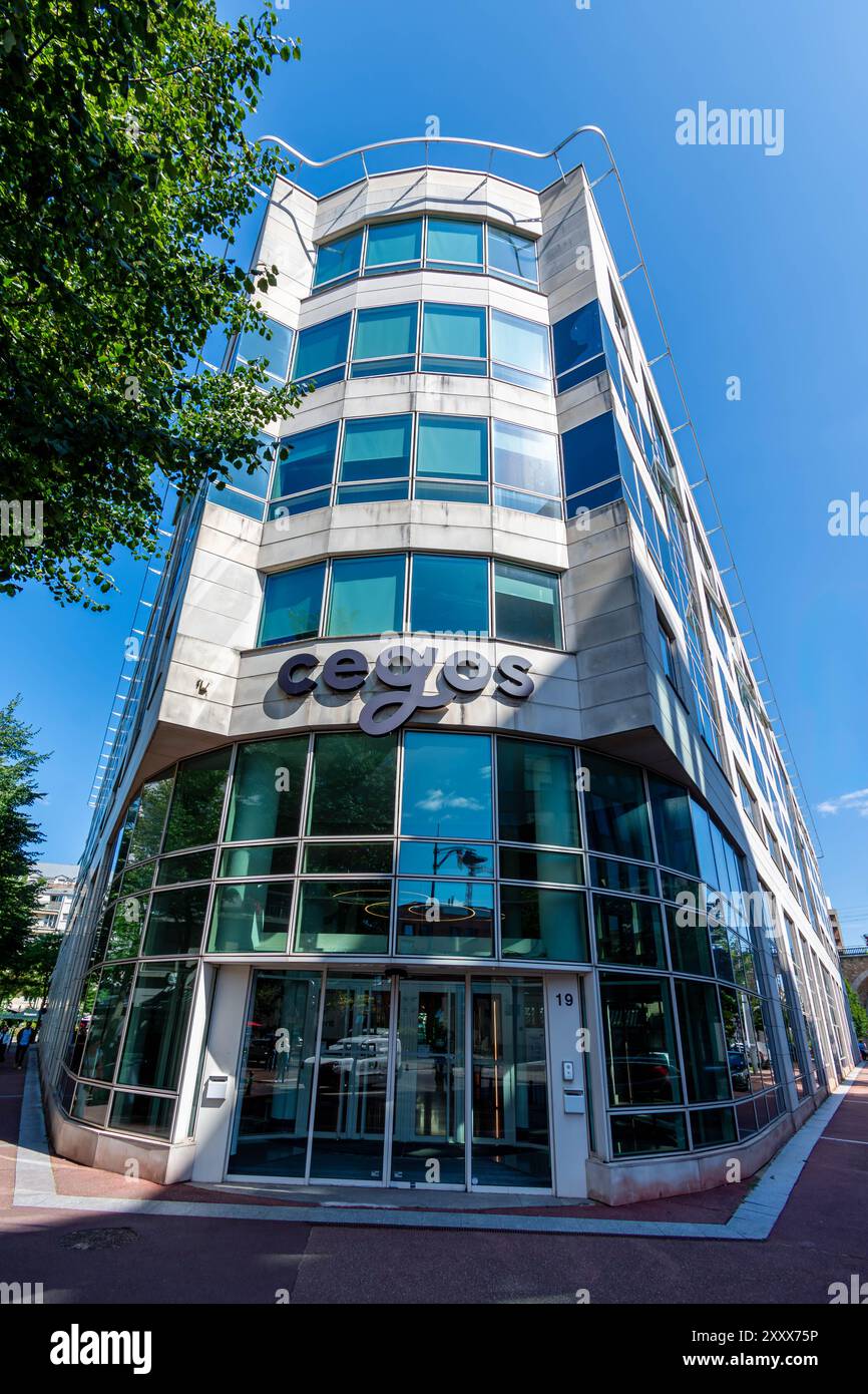 Vista esterna della sede centrale di Cegos. Il gruppo Cegos è una società francese specializzata in formazione professionale e continua Foto Stock