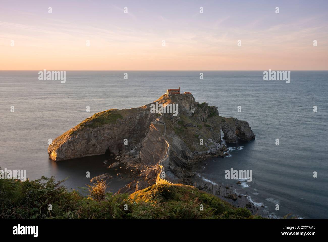 Gaztelugatxe San Juan Ermita nei Paesi Baschi, Spagna Foto Stock