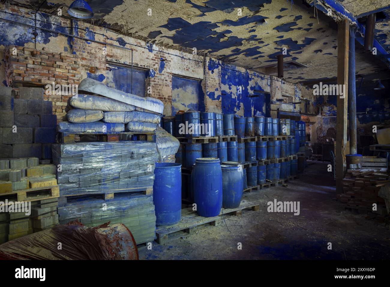 La fabbrica di colore blu di Schindler si trova direttamente sul fiume Zwickauer Mulde e appartiene al distretto Zschorlau di Albernau, nell'ora sassone Mo Foto Stock