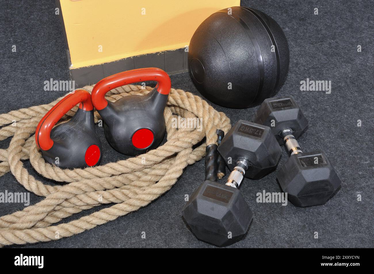 Funzionale, fitness e CrossFit. CrossFit, il nuovo sport di tendenza in palestra Foto Stock