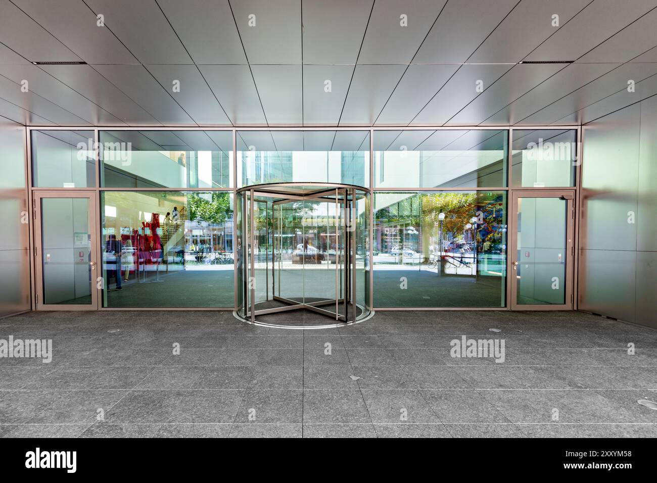 Wiesbaden, Germania - 22 agosto 2024: Facciata del Museo Reinhard Ernst a Wiesbaden. L'architetto Fumihiko Maki ha costruito il regalo a Wiesbaden in collaborazione Foto Stock