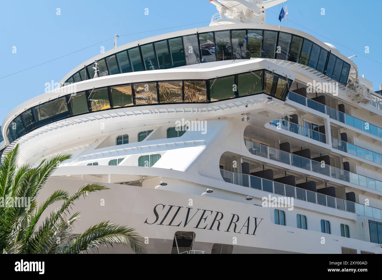 Kotor, Montenegro - 23 luglio 2024: Nuova nave da crociera Silver Ray attraccata nel porto di Kotor, Montenegro. Foto Stock