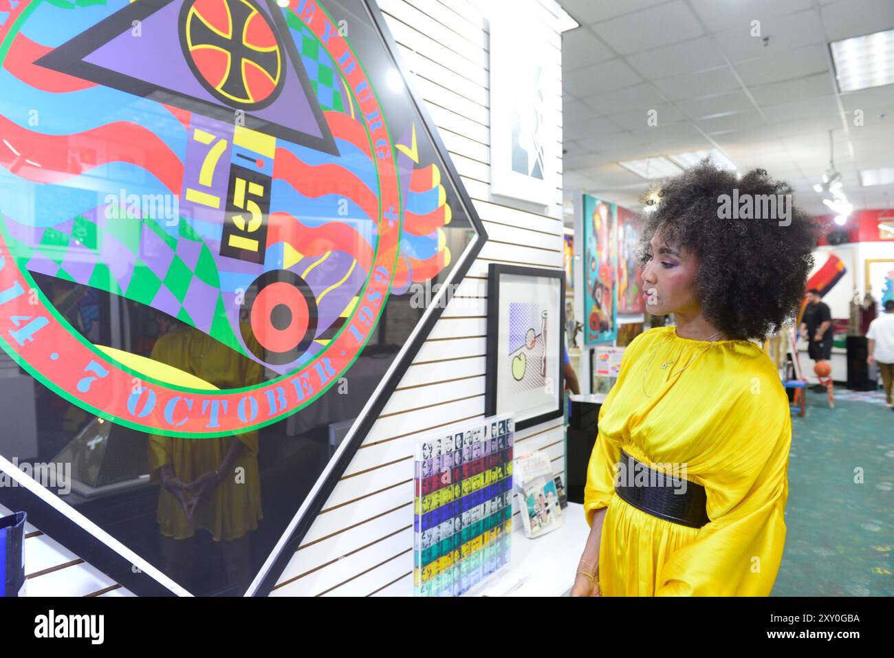 Aventura, Stati Uniti. 24 agosto 2024. AVENTURA, FLORIDA - 24 AGOSTO: Kalyn Chapman James assiste all'inaugurazione di un'opera d'arte firmata di Kobe Bryant originale su tela intitolata 'MAMBA ON' in "Mamba Day" esattamente alle 20:24, l'arte è stata dipinta dal ritrattista Alberto Villa alla presenza di Kobe e insegna 'Kobe 24 Mamba' alla Gallery Art il 24 agosto 2024 ad Aventura, Florida. (Foto di JL/Sipa USA) credito: SIPA USA/Alamy Live News Foto Stock