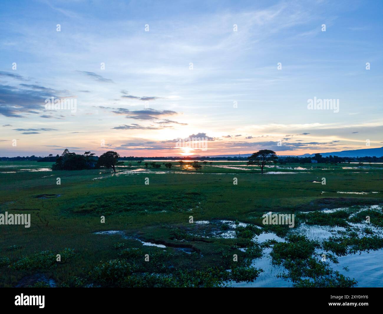 Turismo in Bangladesh. Paesaggio al tramonto a Sunamganj, Sylhet, Bangladesh Foto Stock