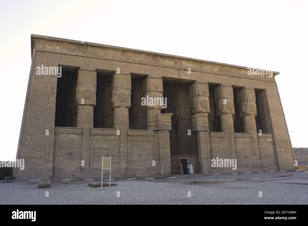 Dendera, Egitto. Tempio di Hathor. Vista generale. Foto Stock