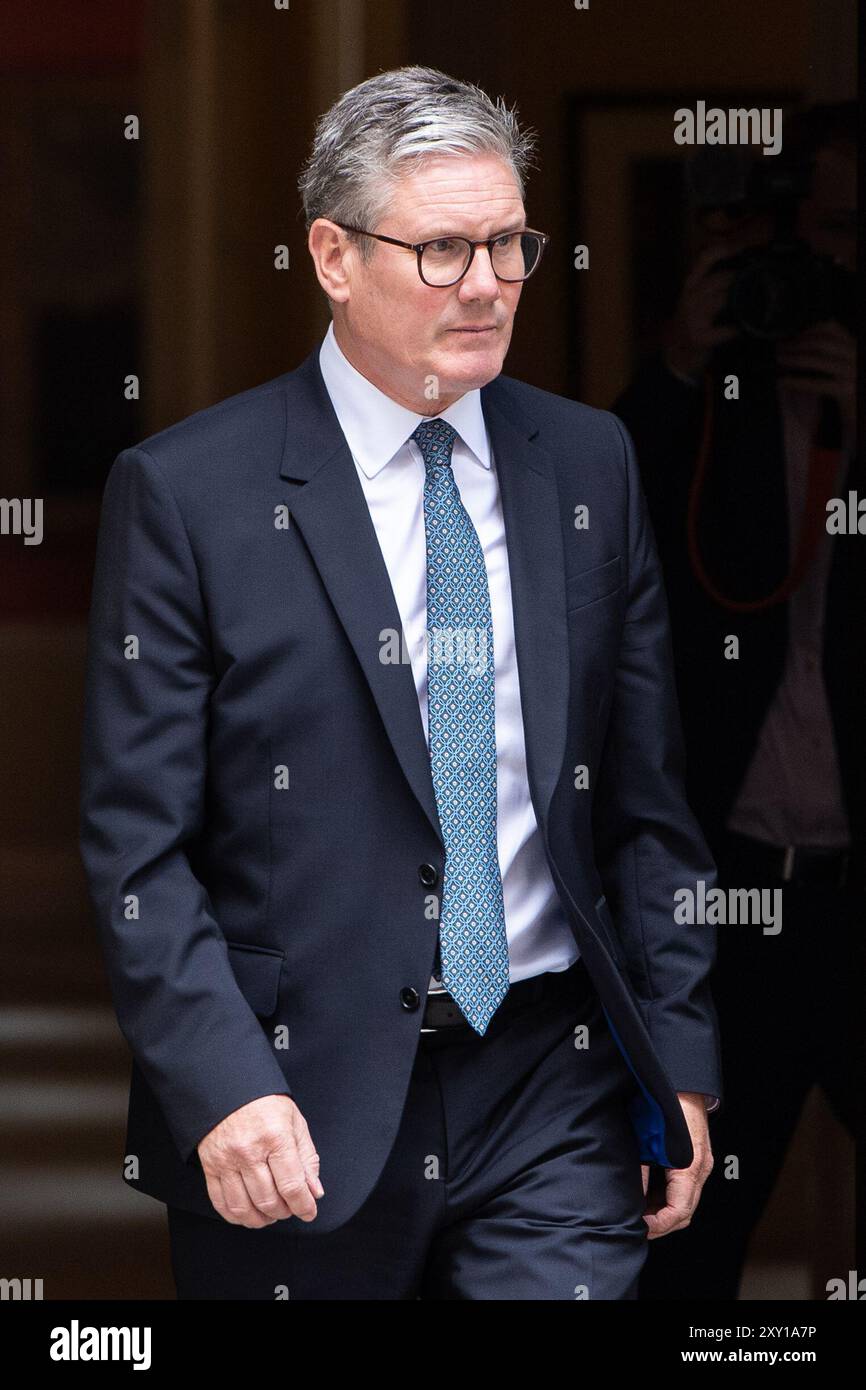 Londra, Inghilterra, Regno Unito. 27 agosto 2024. Il primo ministro britannico KEIR STARMER si prepara ad accogliere il principe ereditario del Bahrein, Salman bin Hamad bin Isa al Khalifa, per un incontro al 10 di Downing Street. (Credit Image: © Thomas Krych/ZUMA Press Wire) SOLO PER USO EDITORIALE! Non per USO commerciale! Crediti: ZUMA Press, Inc./Alamy Live News Foto Stock