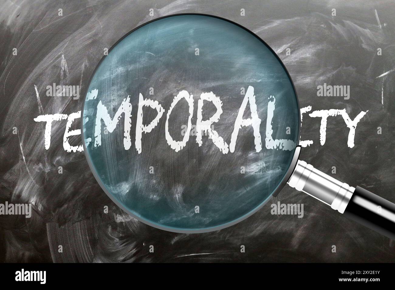 Temporalità - impararla, studiarla e ispezionarla. Un'occhiata più da vicino alla temporalità. Una lente d'ingrandimento che ingrandisce la parola "temporalità" scritta su un cinghiale Foto Stock