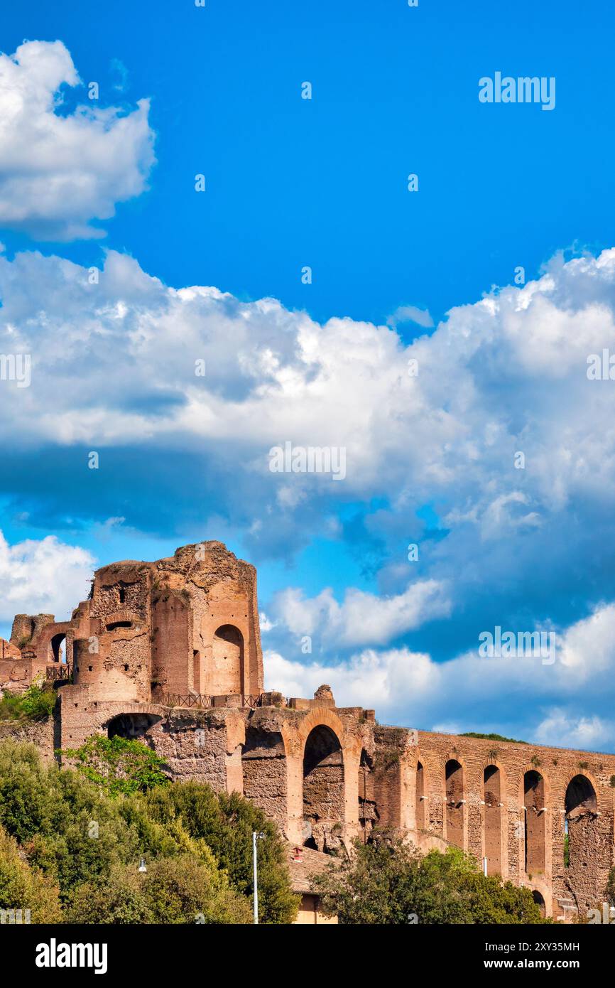 Veduta del Colle Palatino, Roma Italia Foto Stock