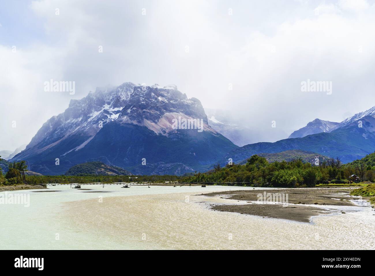 Vista della montagna e del lago in Patagonia, Argentina, Sud America Foto Stock