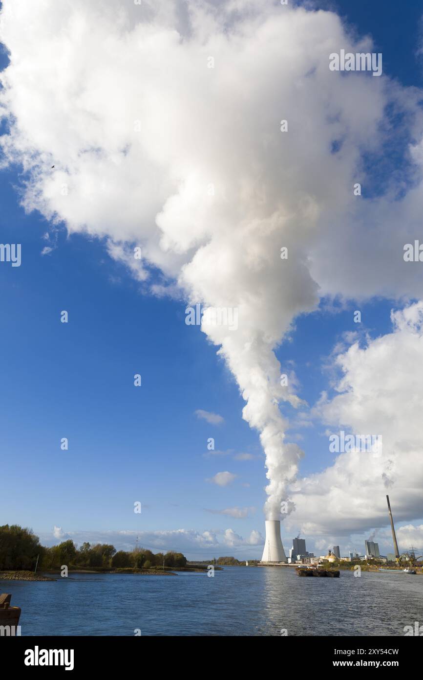Emissioni di CO2 da un altoforno, Duisburg, Renania settentrionale-Vestfalia, Germania, Europa Foto Stock