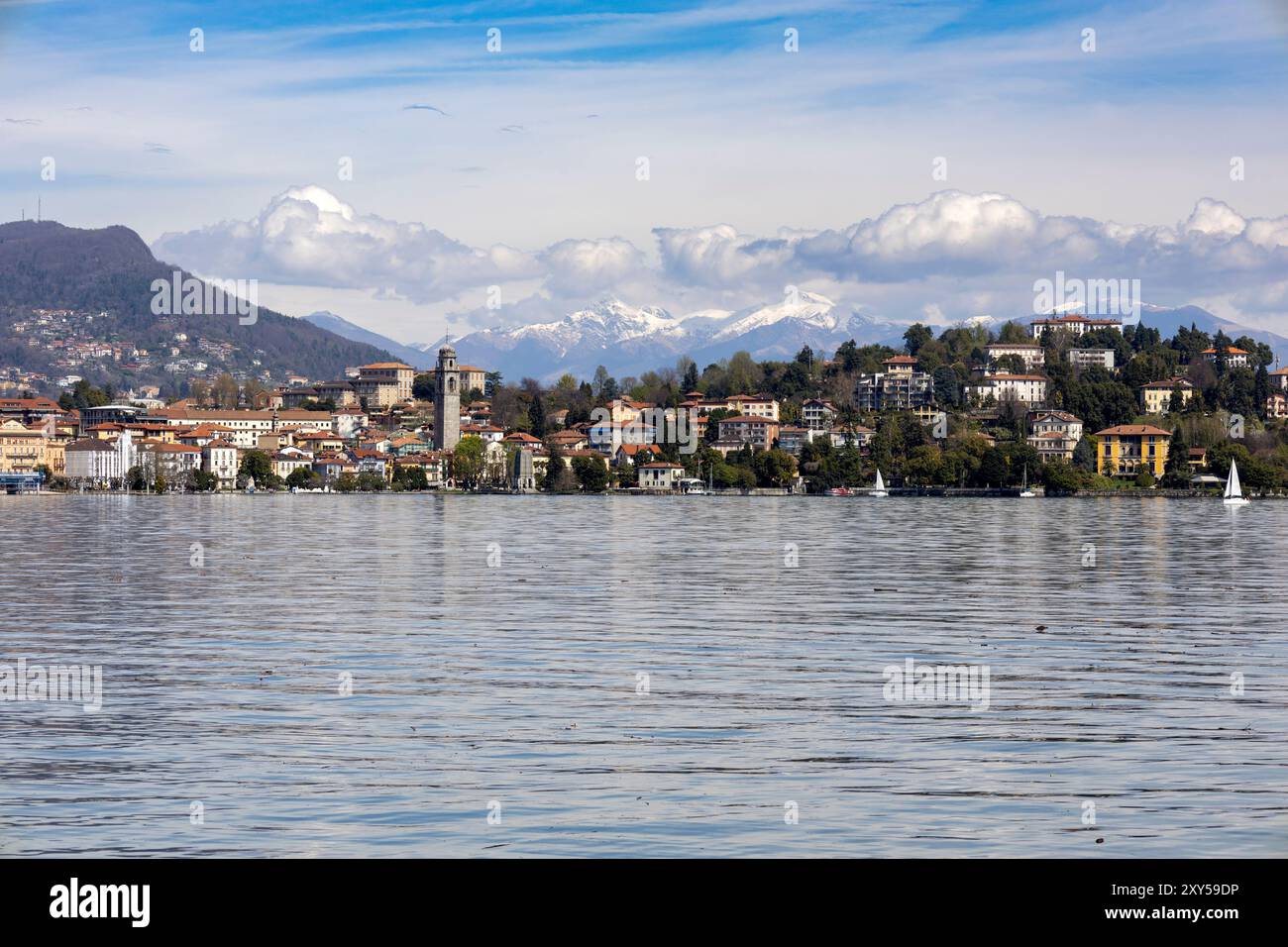 Veduta di Pallanza, paese del comune di Verbania in provincia di Verbano-Cusio-Ossola, Lago maggiore, Piemonte, Italia. Foto Stock
