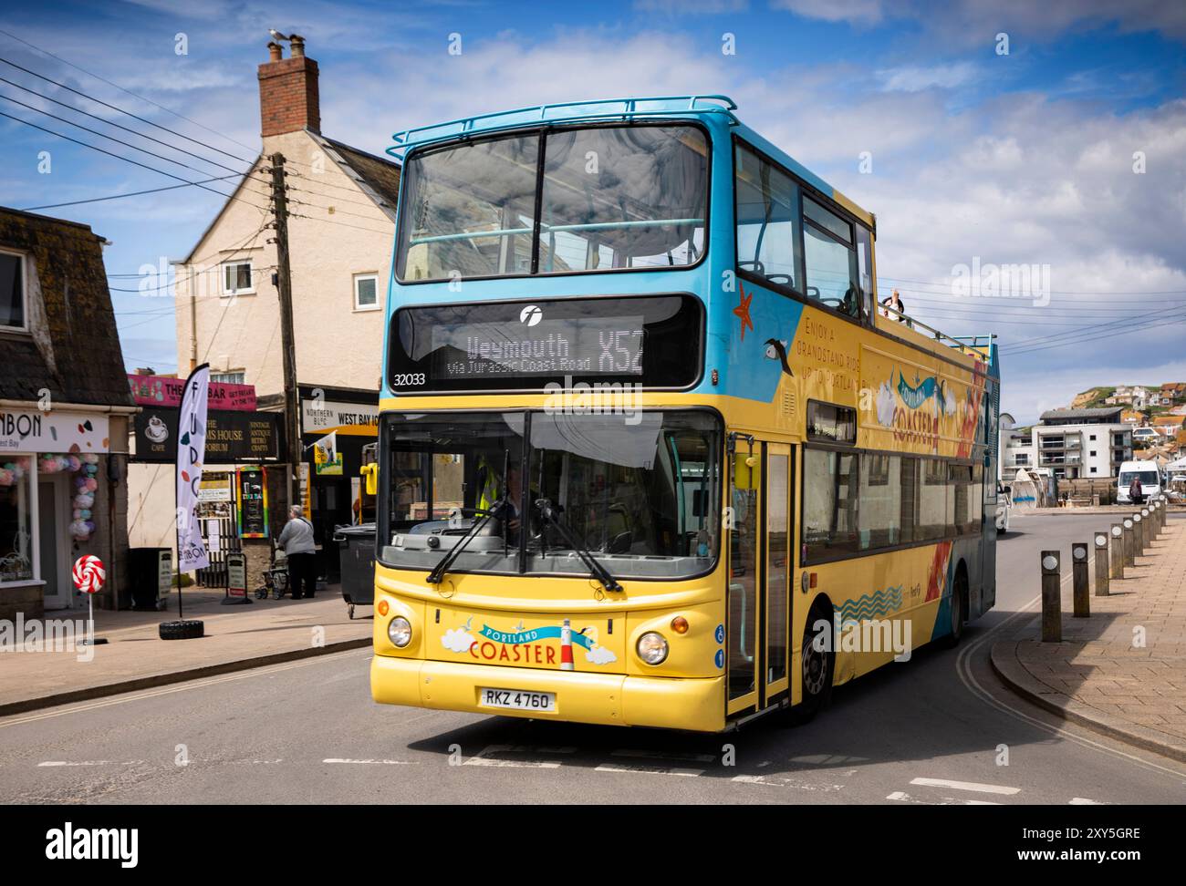 Regno Unito, Inghilterra, Dorset, Bridport, West Bay, X52 Portland Coaster, autobus scoperto per Weymouth Foto Stock