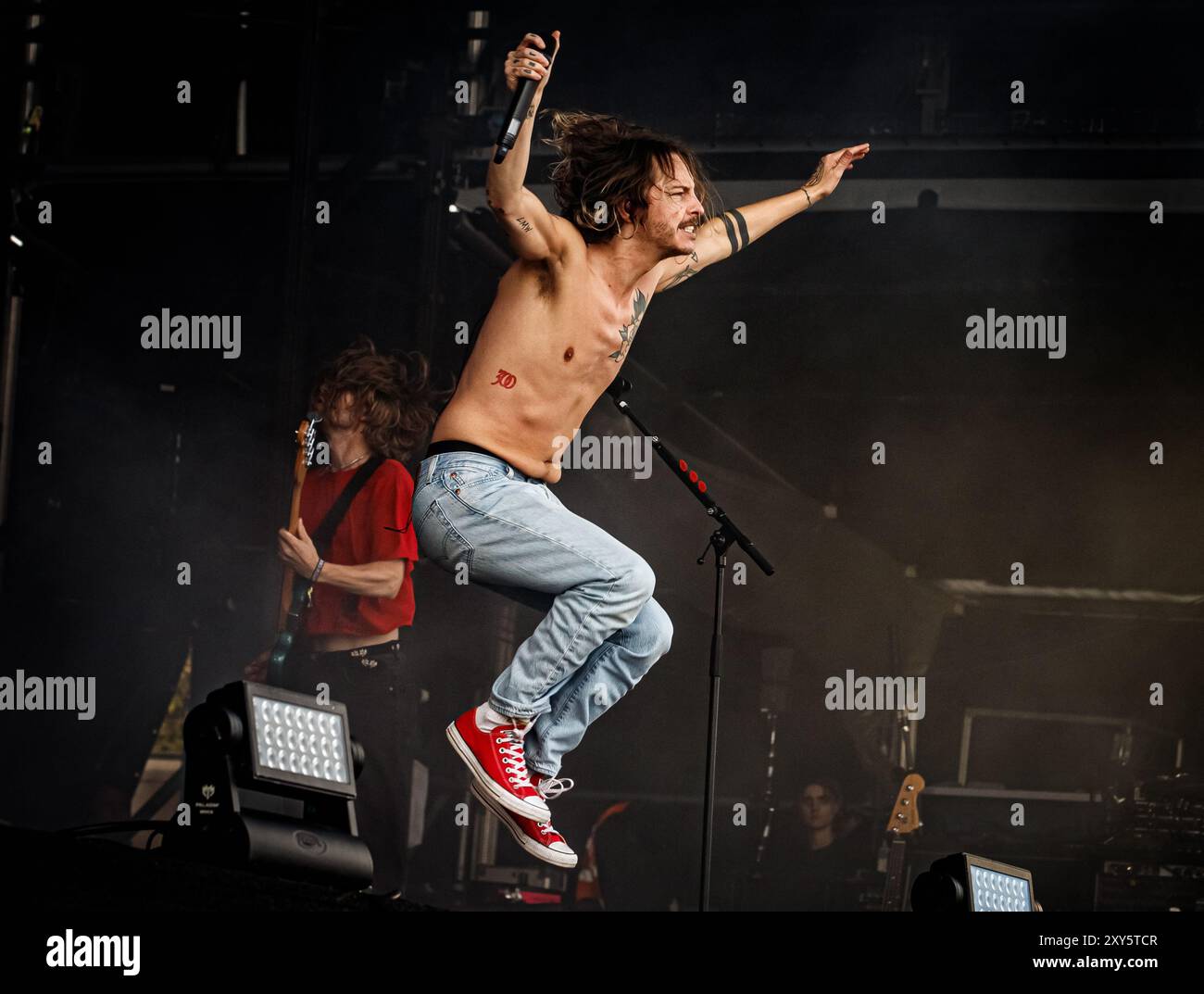 L'Hunna si esibisce dal vivo sul Castle Stage al Victorious Festival, Portsmouth, Hampshire, Regno Unito il 25 agosto 2024. Foto Stock
