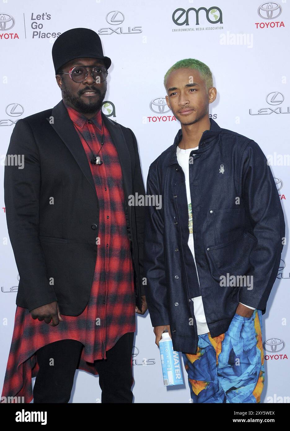 Will.i.am e Jaden Smith al 27° EMA Awards annuale dell'Environmental Media Association, tenutosi lo scorso settembre presso il Barker Hangar di Santa Monica, USA Foto Stock