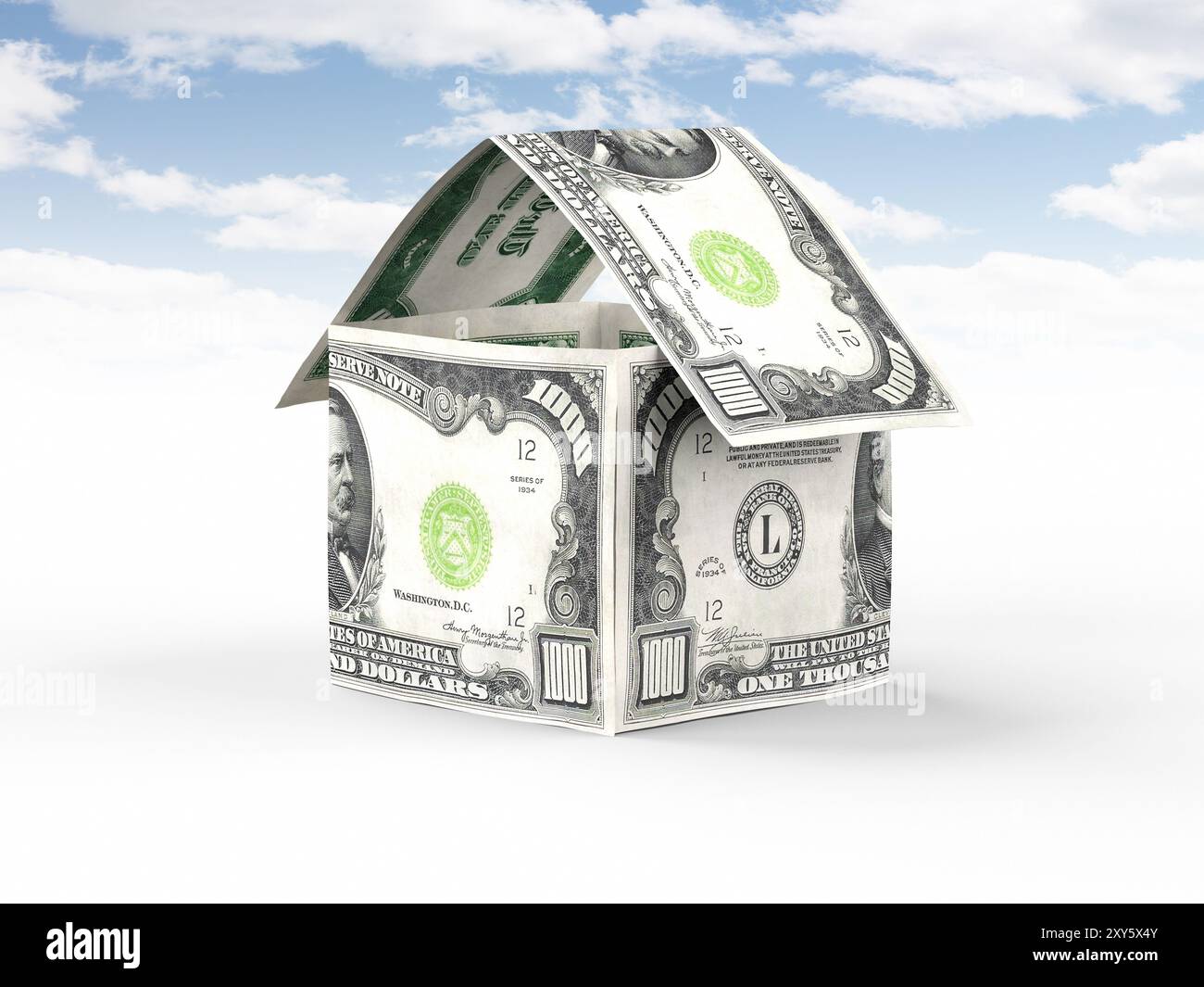 Casa fatta di soldi, migliaia di banconote da dollari in piedi sotto il cielo blu isolato su sfondo bianco. Proprietà, immobili, concetto abitativo Foto Stock