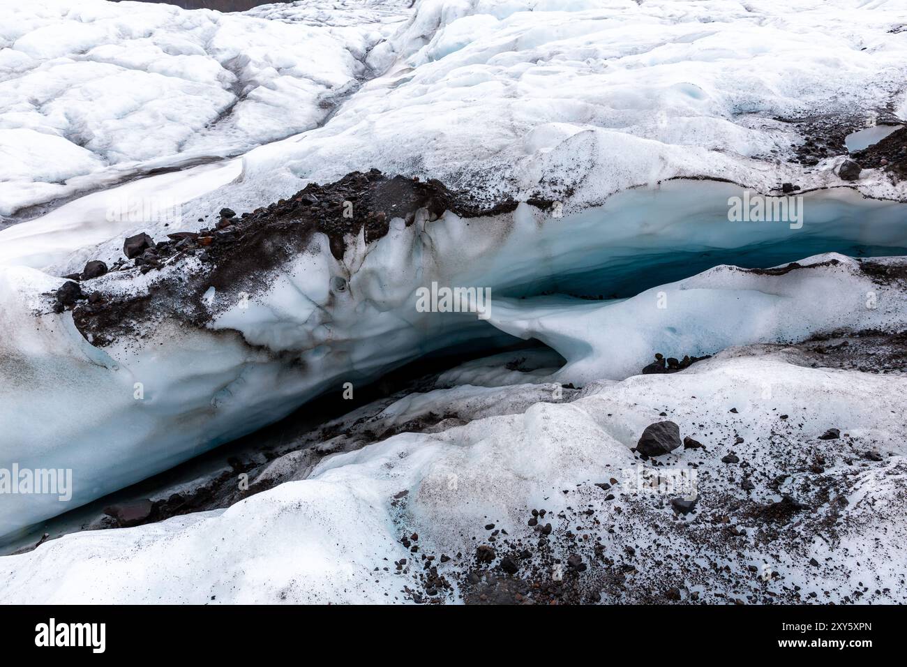 Crepacci blu nel ghiaccio del ghiacciaio Skaftafell, parte del Parco Nazionale Vatnajokull, Islanda. Foto Stock