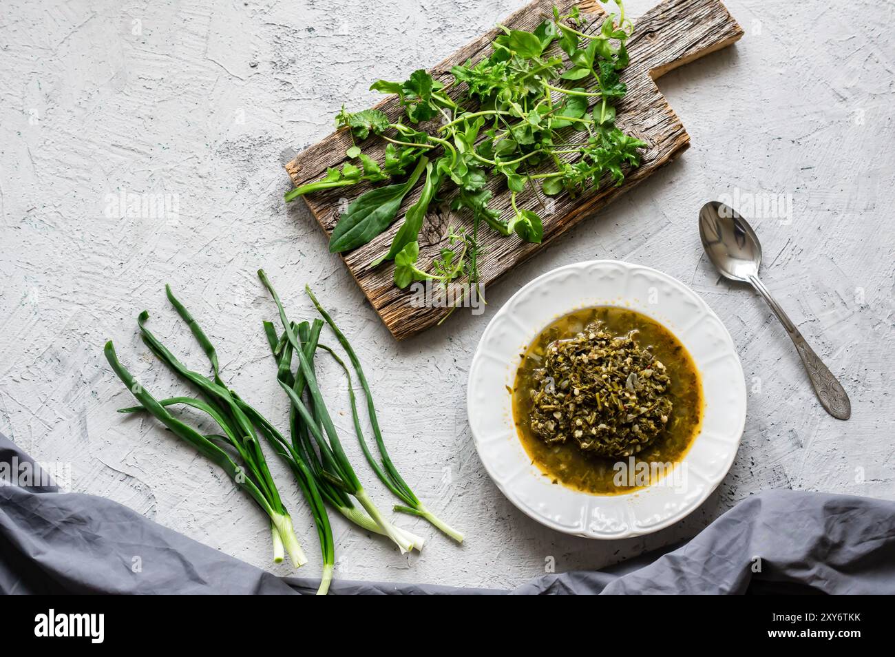 Pasto verde di piante medicinali, cibo sano turco tradizionale pancar Foto Stock